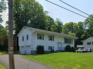 3 Hemlock Ln, Thiells, NY 10984