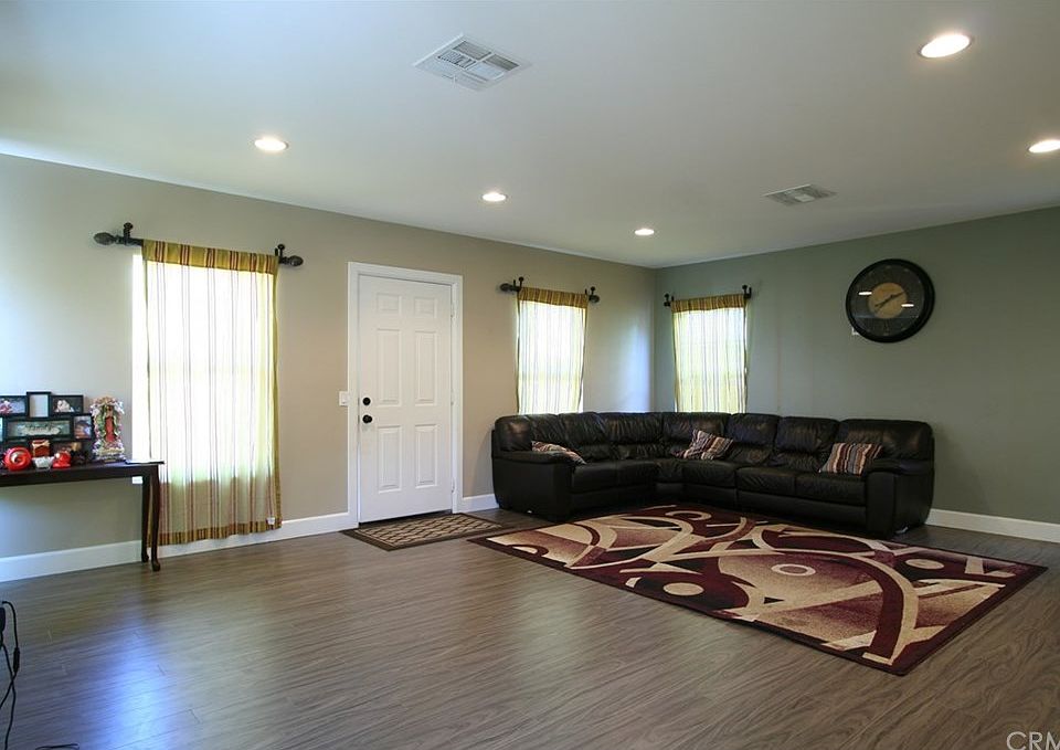 1st image of 17361 Curtis Ave