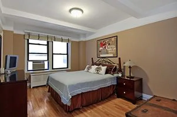 Sold by Douglas Elliman | media 8