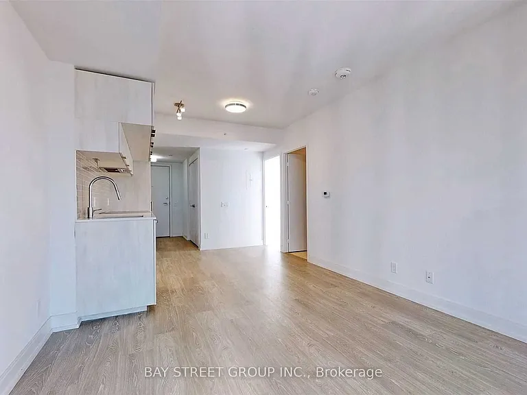181 Dundas St E #4311 — Photo 11