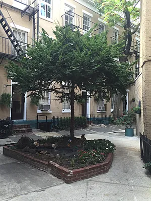 Rented by Yael Dunsky Real Estate | media 9