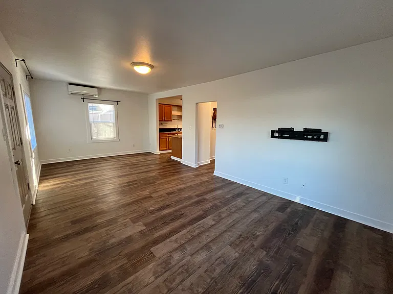 7432 S G St — Photo 6