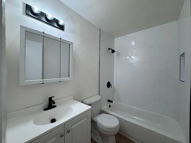 750 Orizaba Ave — Photo 5
