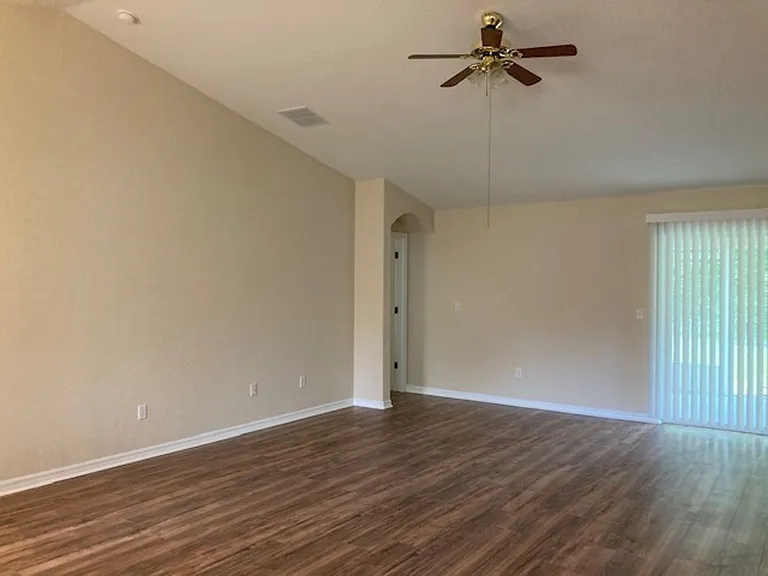 21 Bennett Ln — Photo 3