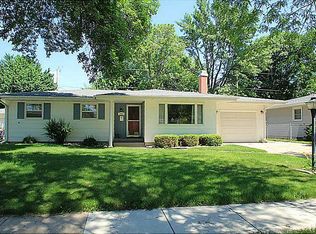 1840 Valleyview Dr, Marion, IA 52302