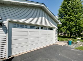 15710 49th Ave N, Plymouth, MN 55446