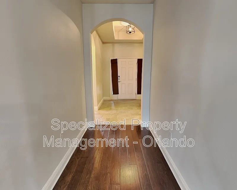 3 bed, 2.0 bath, 1921 sqft, $2,950 — Photo 3
