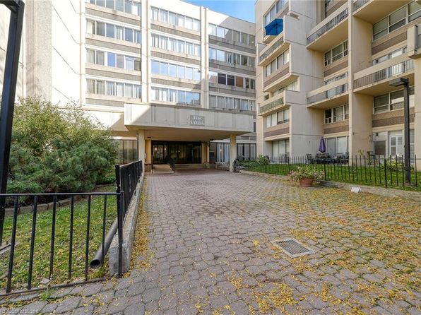 1300 Marlborough Ct #119, Oakville, ON L6H 2S2