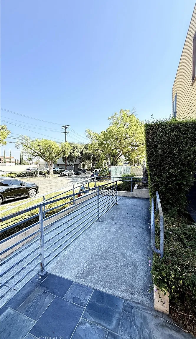 3 bed, 1380 sqft, $3,500 — Photo 4