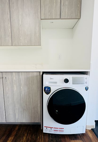 White Rock Apartment for rent - 0 Bedrooms — photo 3