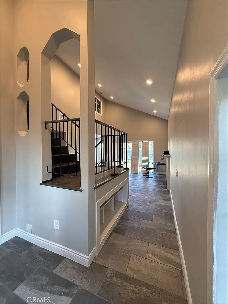 3 bed, 2.5 bath, 1381 sqft, $2,850 — Photo 2