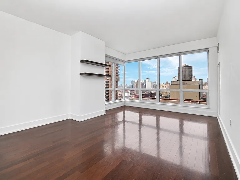 350 W 42nd St #25C — Photo 6