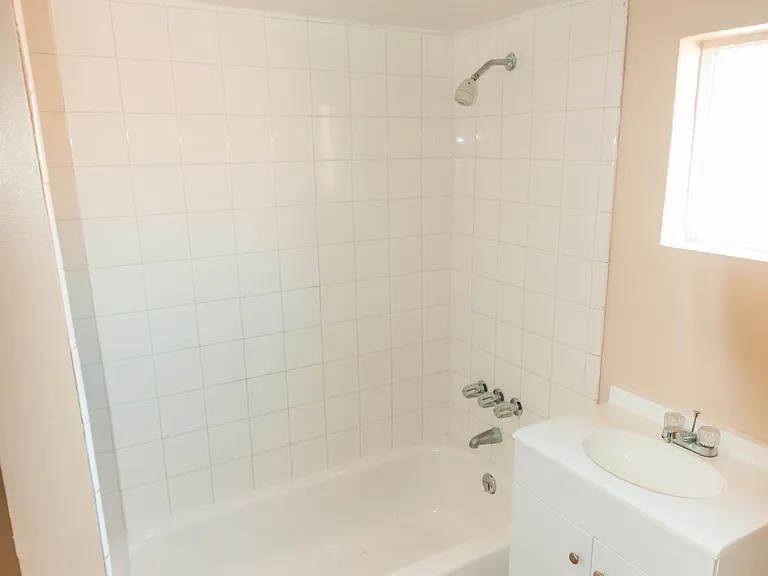 604 Lawson Rd — Photo 12