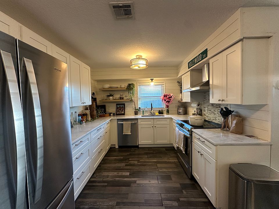 1st image of 806 Joanna Ave