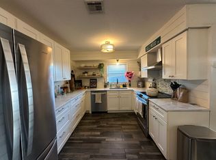 806 Joanna Ave, Tavares, FL 32778