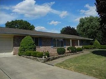 2nd image of 204 Primrose Dr