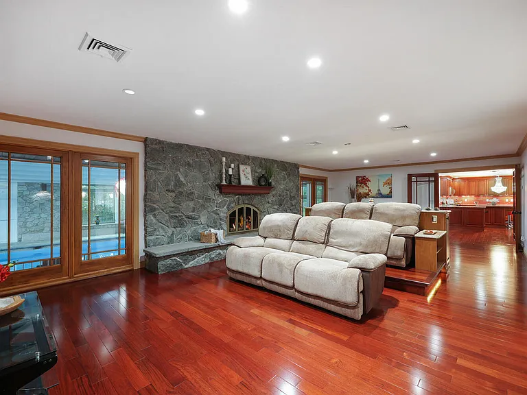 91 Chestnut Ridge Rd — Photo 5