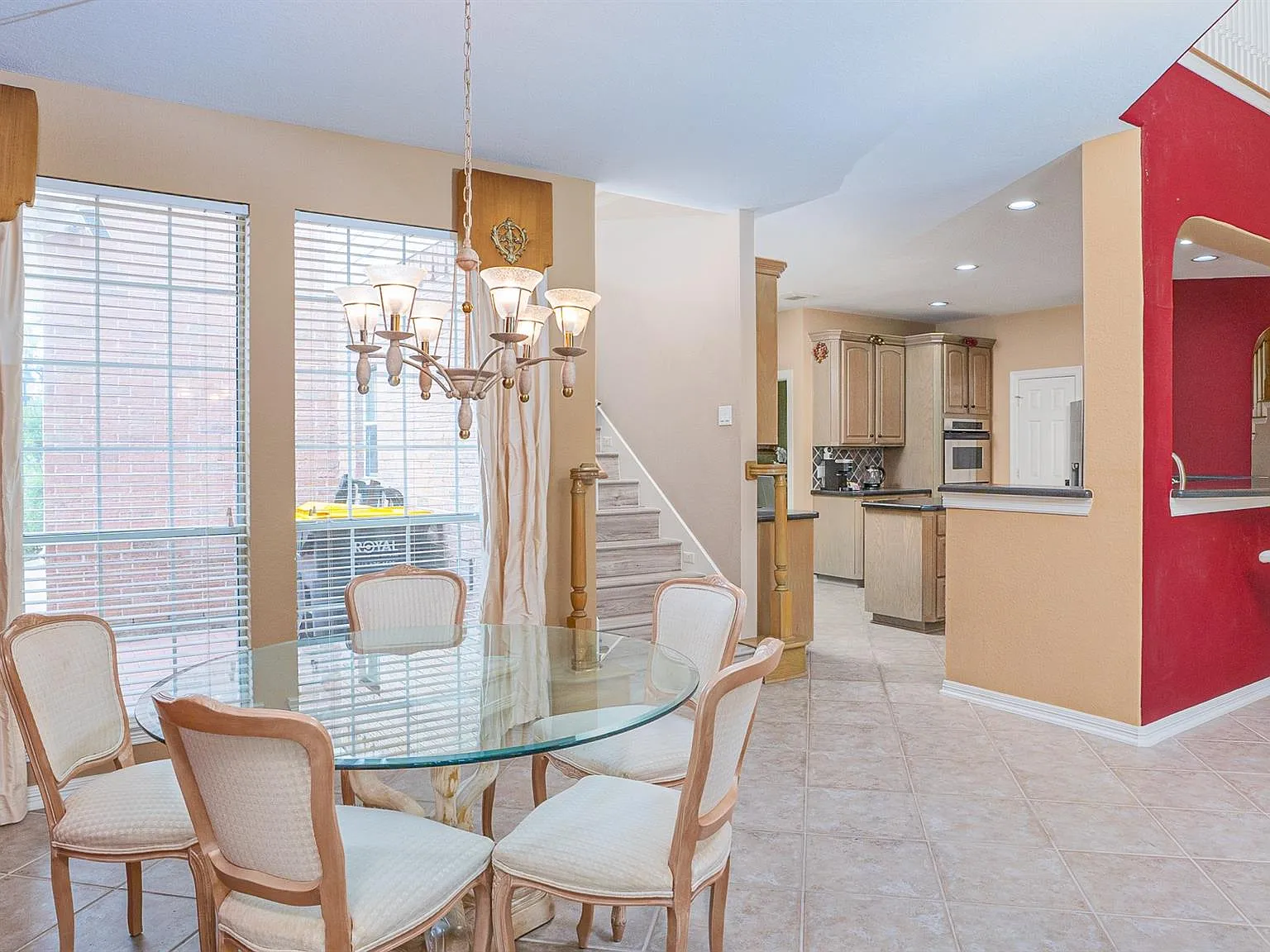4 bed, 3.5 bath, 3653 sqft, $3,400 — Photo 4