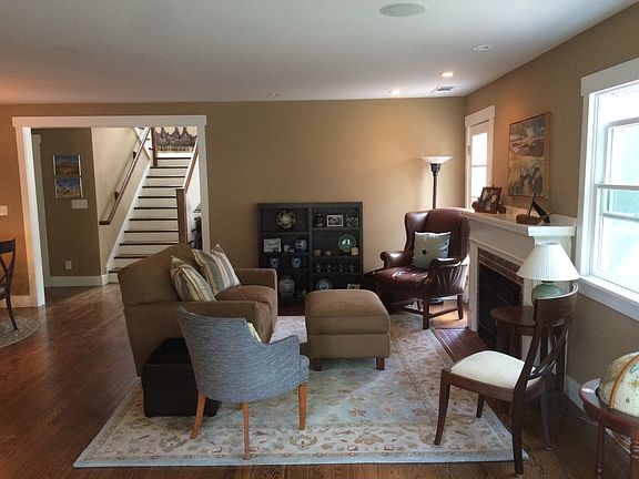 3rd image of 335 Barton Pl