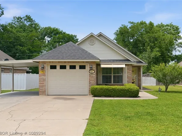 1051 S Walnut St, Sallisaw, OK 74955