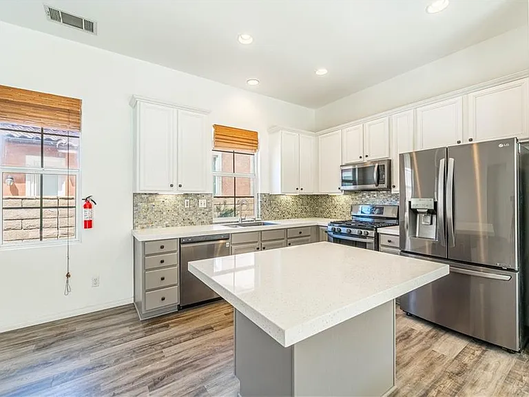 26345 Avenida Quintana — Photo 5