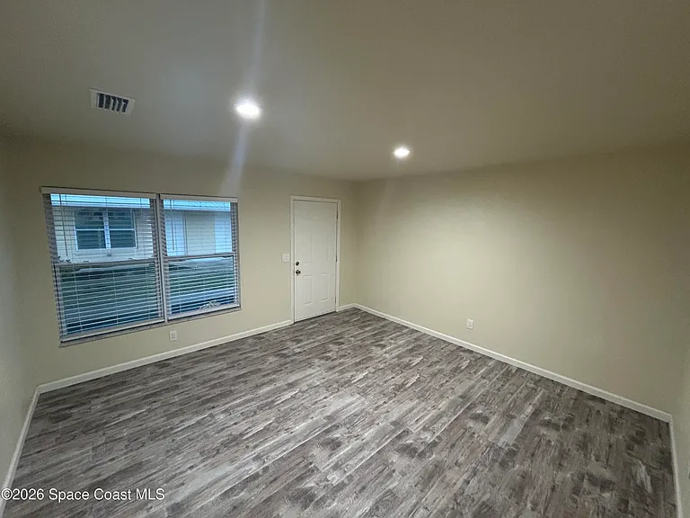 101 Lagrange Ave #101 — Photo 6
