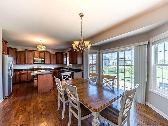 4th image of 25303 Balmoral Dr