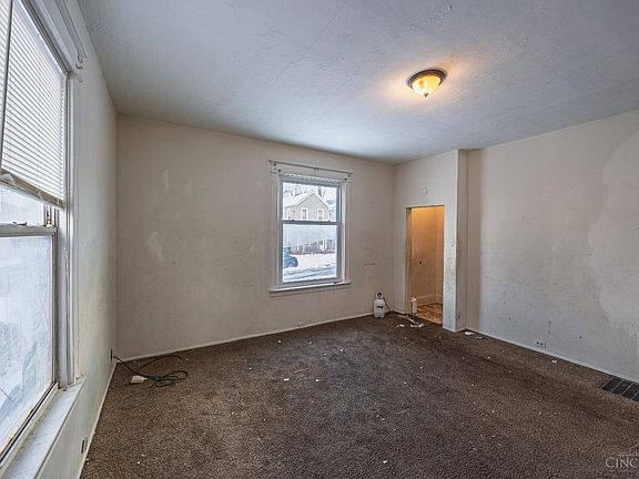 4th image of 5614 Abbottsford Ave