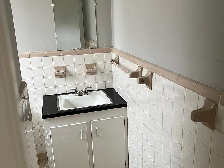 5052 Delta St #11 — Photo 15