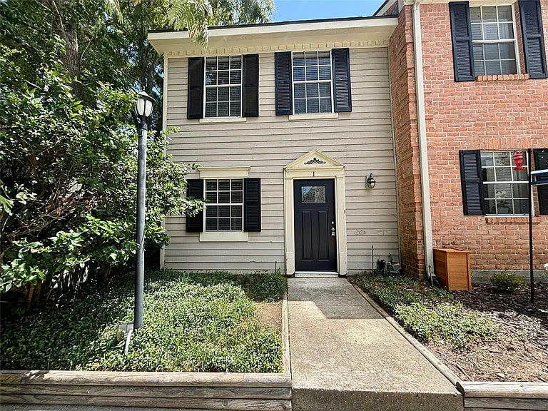 2030 Plantation Dr #B1 — Photo 26