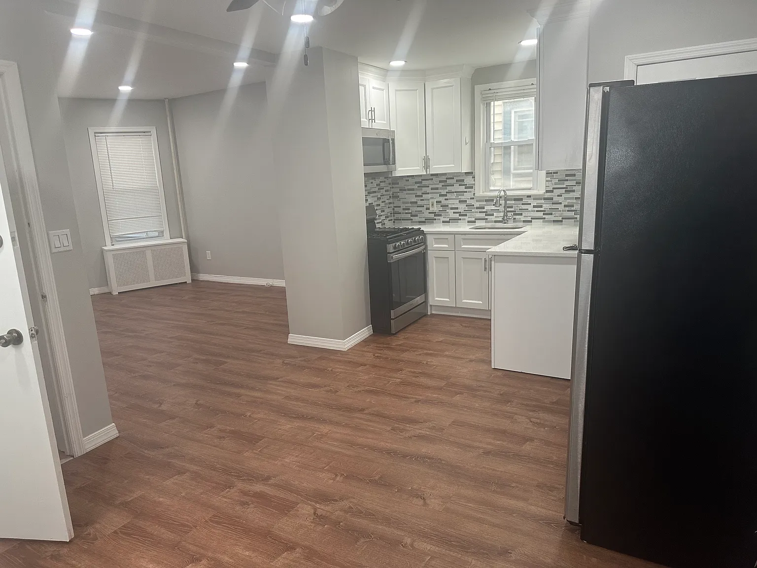 2 bed, 800 sqft, $2,350 — Photo 1