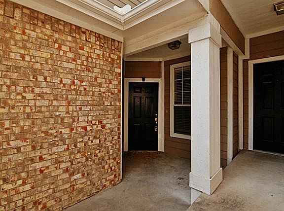 2nd image of 8513 Hunters Trace Ln