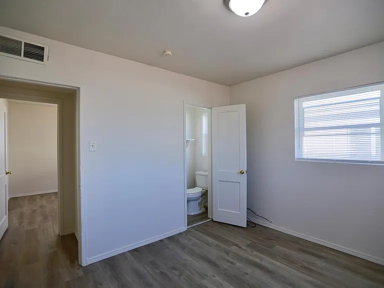 9018 Claremont Ave NE — Photo 13