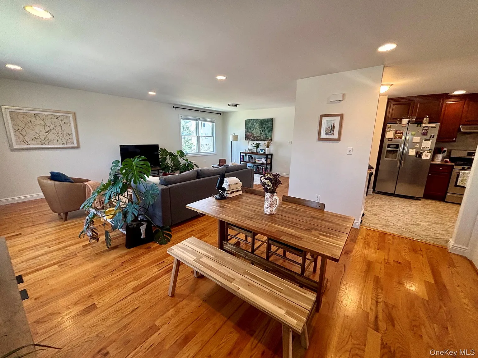 3 bed, 2.0 bath, 2880 sqft, $4,500 — Photo 4