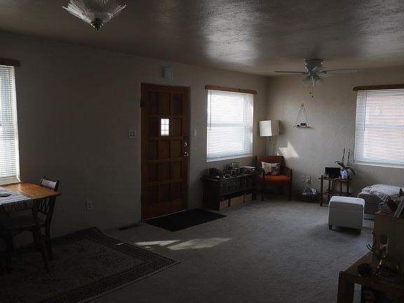 Open dining room area. Beautiful newer carpet upstairs.