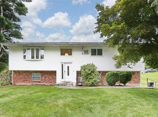 6 Manchester Dr, Spring Valley, NY 10977