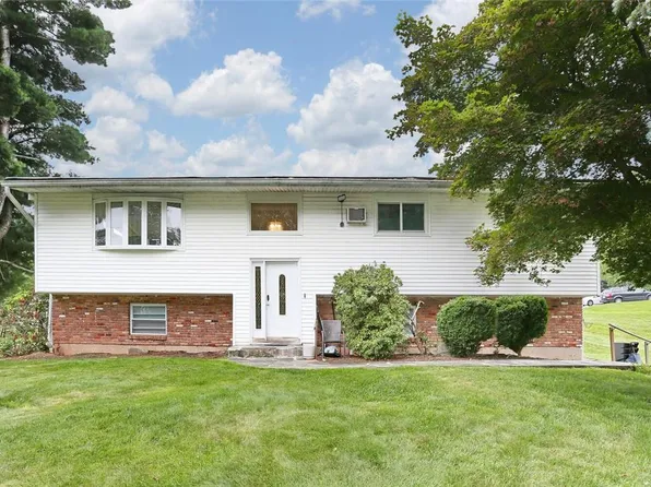 6 Manchester Drive, Spring Valley, NY 10977