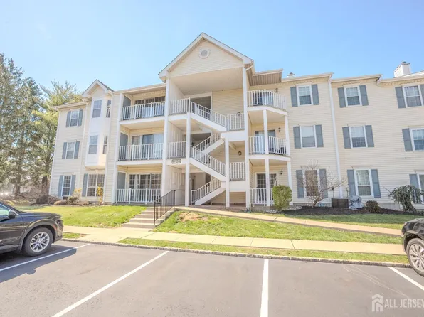 17 Pembrook Ave, North Brunswick, NJ 08902