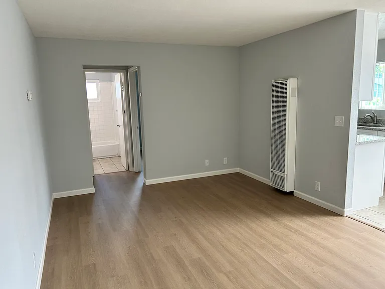 1007 Leigh Ave #7 — Photo 4