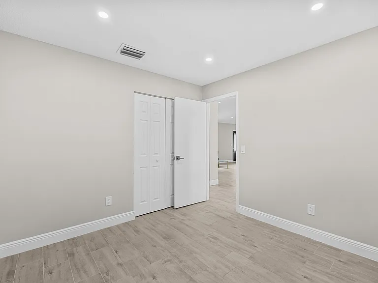 265 SW Dalton Cir — Photo 21