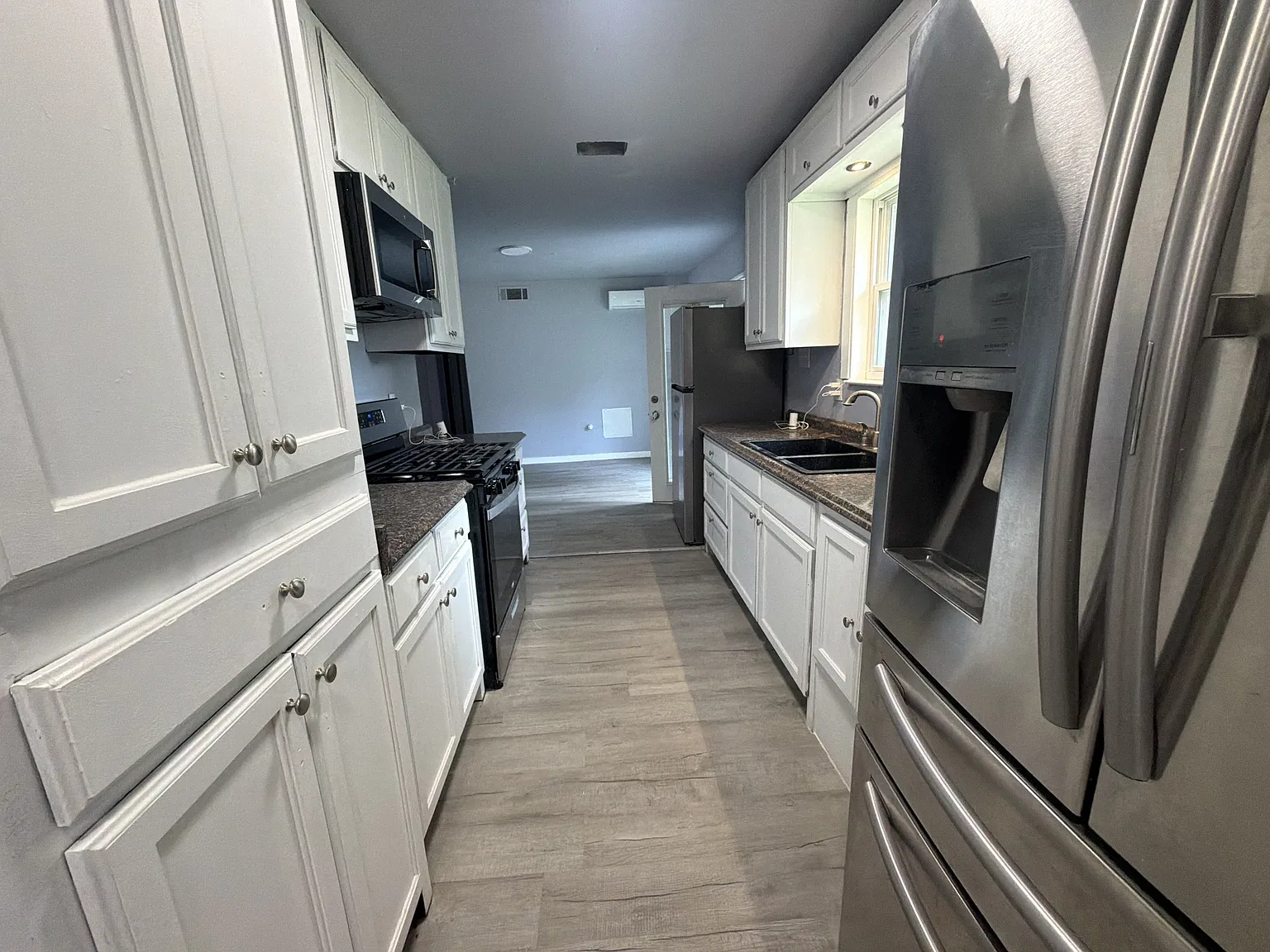 1004 Rosewood Lane - 1 — Photo 3