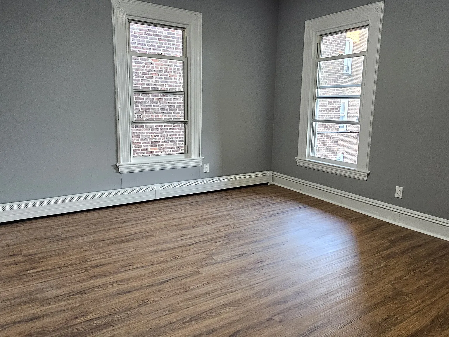 4 bed, 1100 sqft, $2,900 — Photo 2