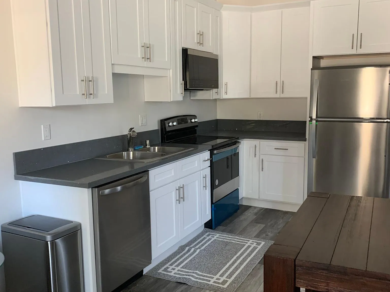 10440 Baird Ave — Photo 4