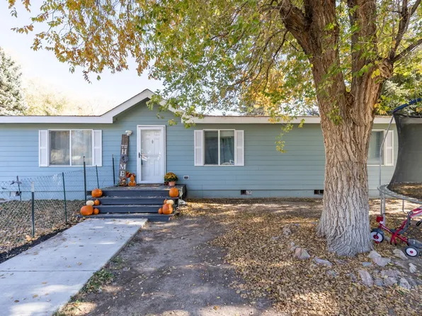 321 6th St, Carlin, NV 89822