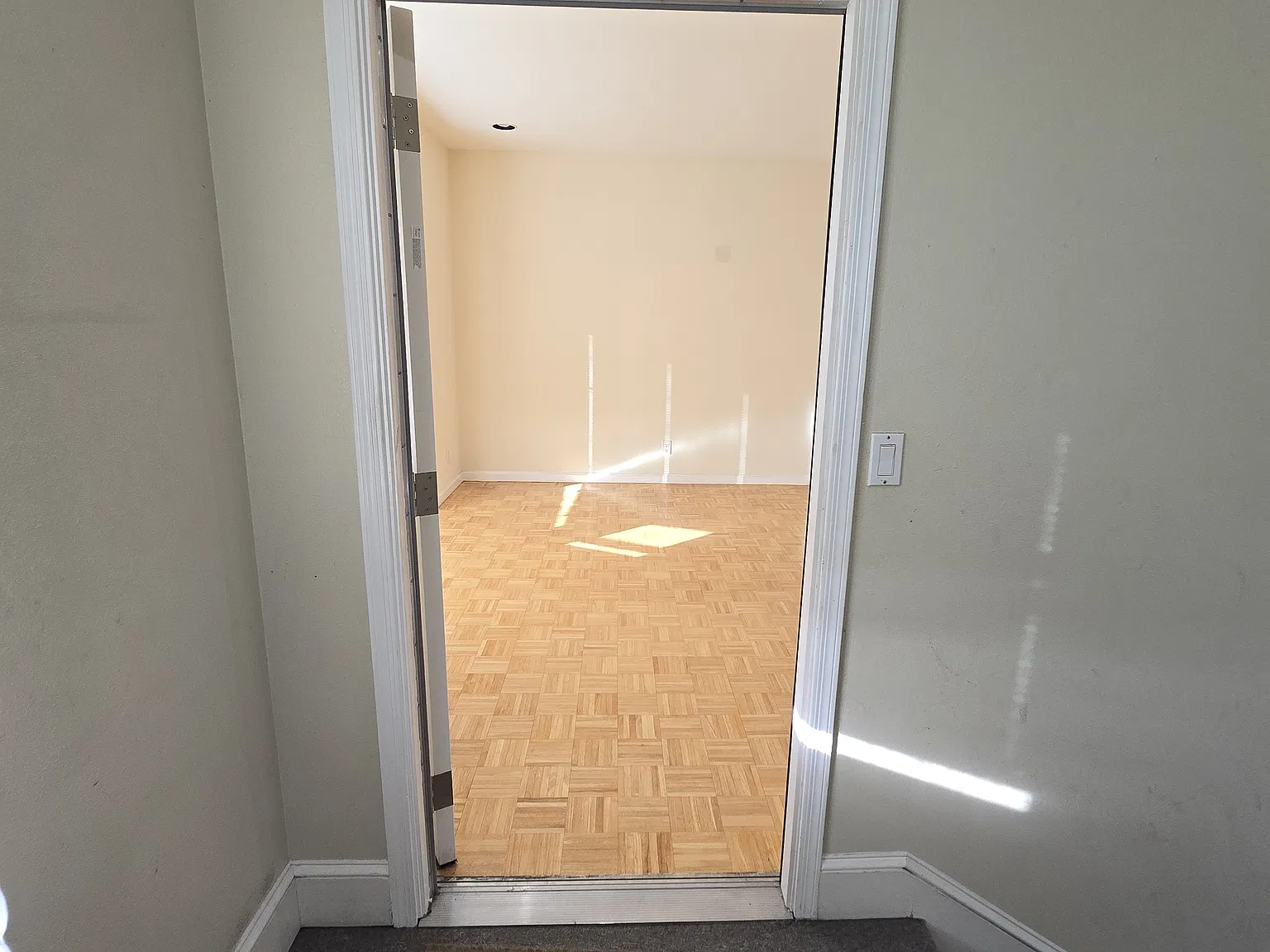 3 bed, 1214 sqft, $3,000 — Photo 4