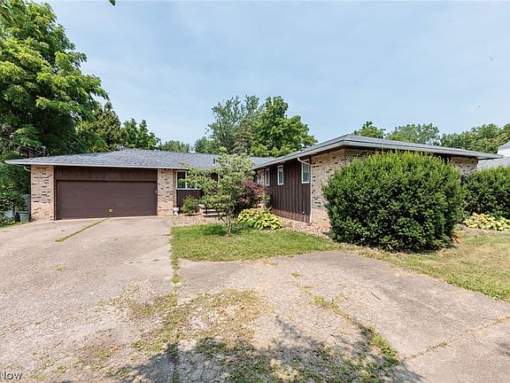 2nd image of 2520 W Skyline Dr
