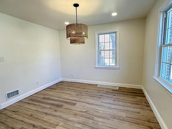 3rd image of 6 Drexel Rd