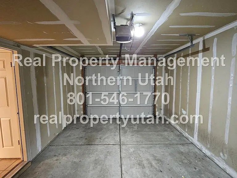 1419 S Blossom Ln — Photo 19