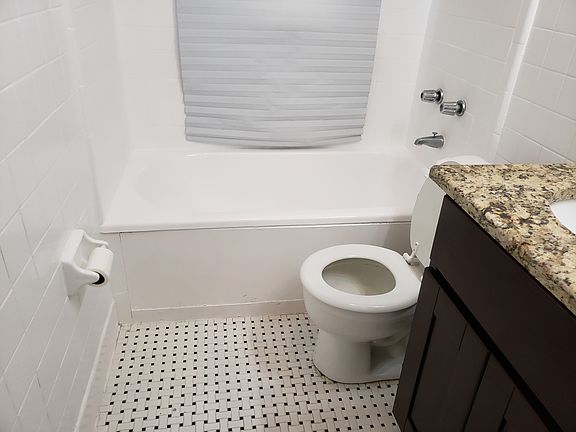 3rd image of 1914 W Dekle Ave APT 4