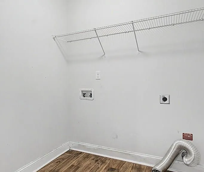 390 Fairview Cir — Photo 16